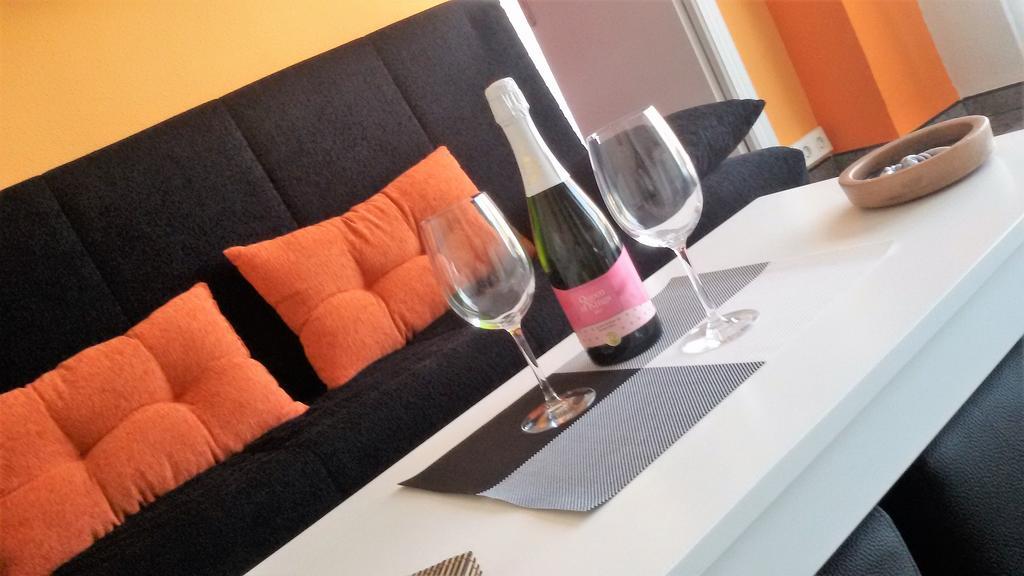 Apartamento El Mirlo Blanco Вилена Екстериор снимка
